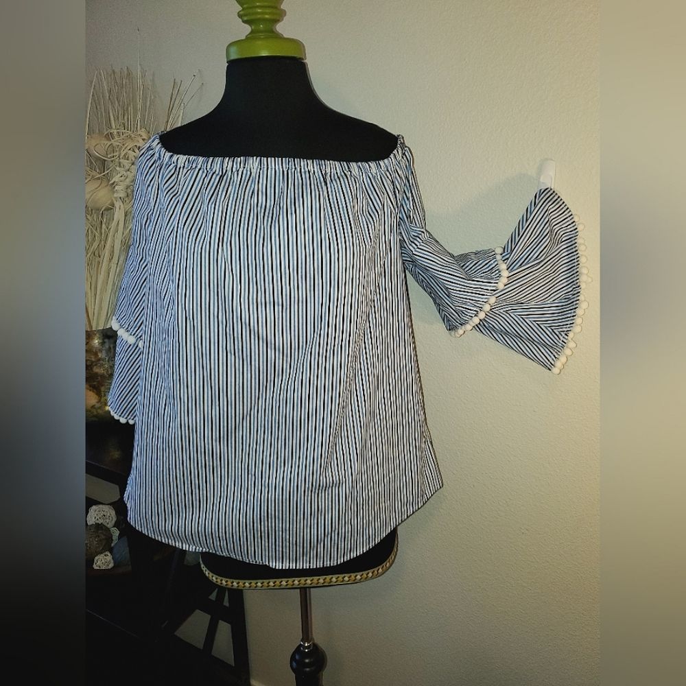 💙 Sailing into Style: Belle & Sky Striped Long-Sleeved Top - Size XL 💙